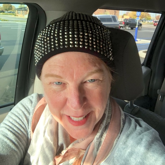 Meet your Posher, Shelia - Picture 1 of 1